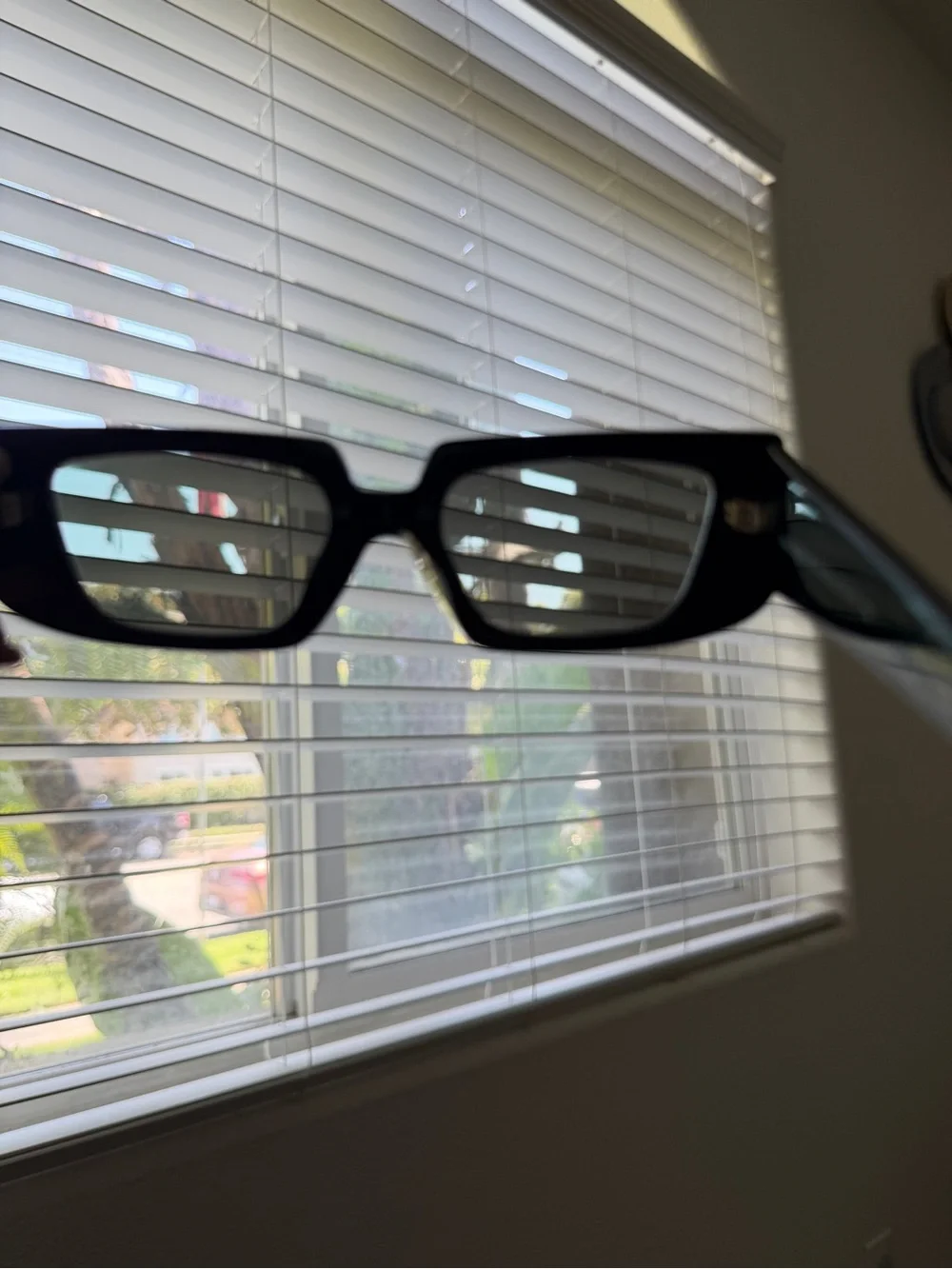 Le Specs sleek black